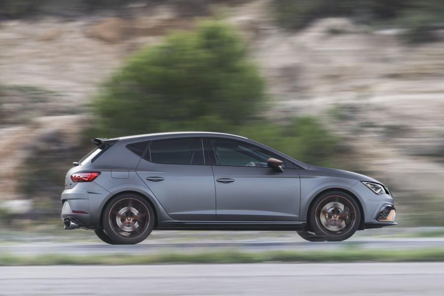  Seat Leon Cupra R (5F) 2017 года  (WW) (фото 23 из 40)